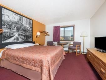 Super 8 By Wyndham Hotel 2*